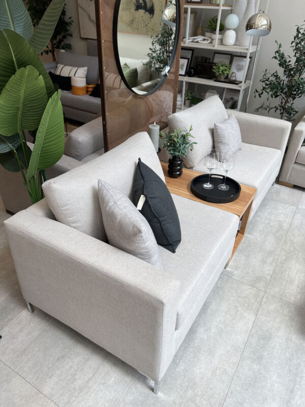 SOFÁ 2 módulos con patas cromadas