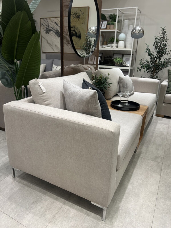 SOFÁ 2 módulos con patas cromadas